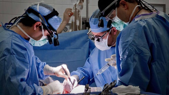 surgeons-working